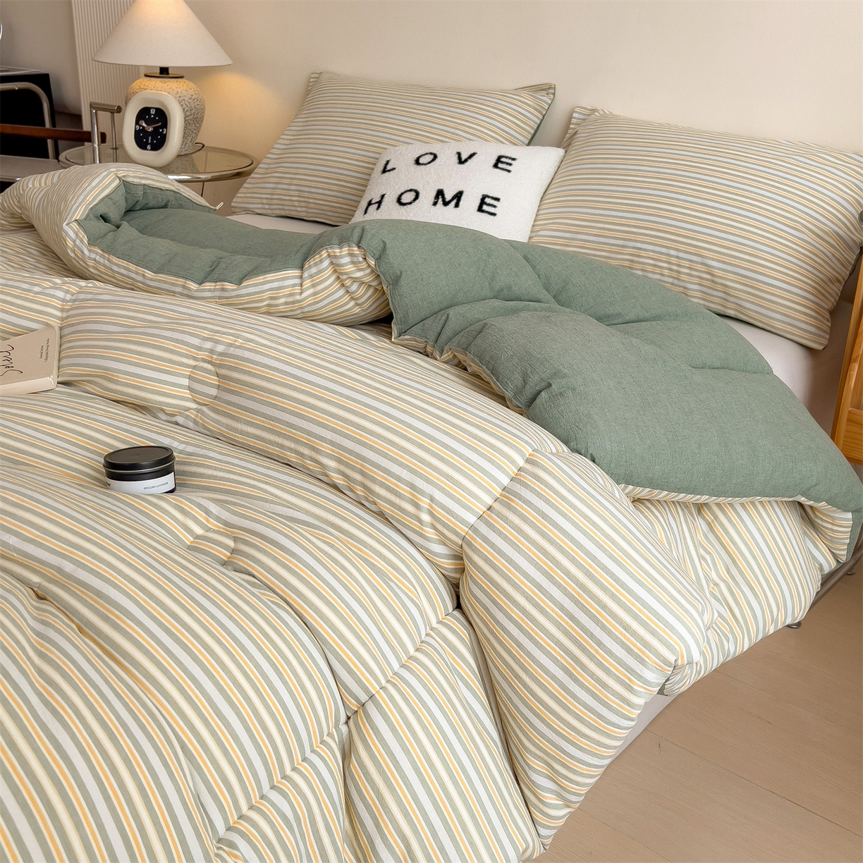 91家纺网 家纺一手货源 找家纺 梵克保罗 2025秋冬新款10A抗菌无印风冬被被子被芯 小绿条