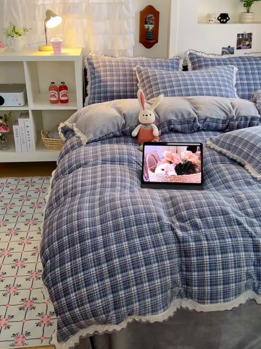 91家纺网 家纺一手货源 找家纺 妖妖家纺 2025新款加厚全棉花边牛奶绒格子四件套 海川之境