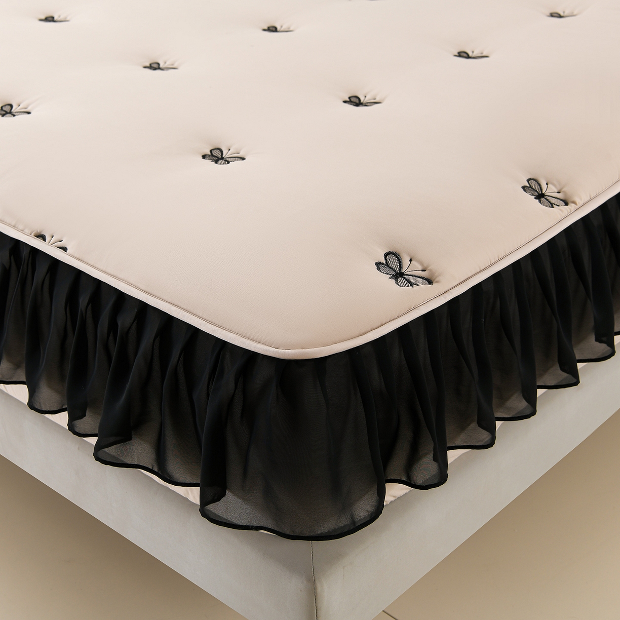 91家纺网 家纺一手货源 找家纺 （总）云木里 2025新款A类水洗棉花边刺绣夹棉床笠