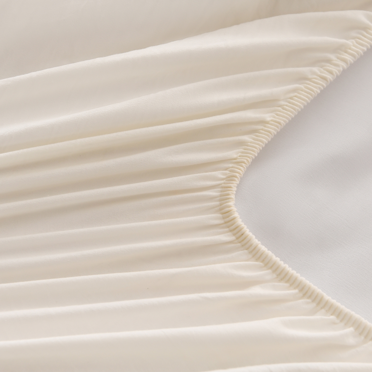 91家纺网 家纺一手货源 找家纺 云木里 2025新款A类水洗棉花边刺绣夹棉床笠 蝴蝶-米白