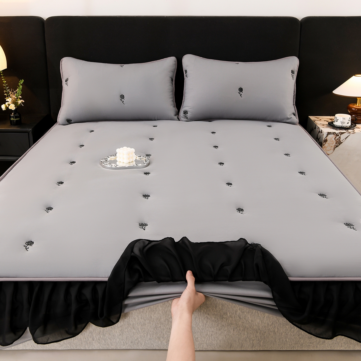 云木里 2025新款A类水洗棉花边刺绣夹棉床笠 花边款玫瑰-深灰