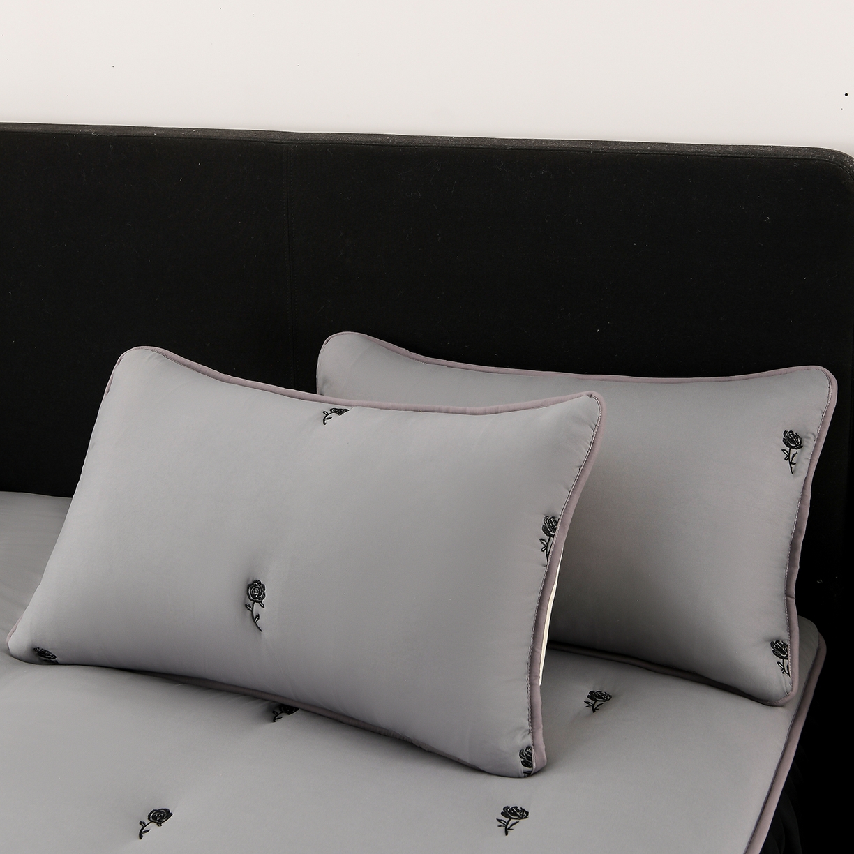 91家纺网 家纺一手货源 找家纺 云木里 2025新款A类水洗棉花边刺绣夹棉床笠 花边款玫瑰-深灰