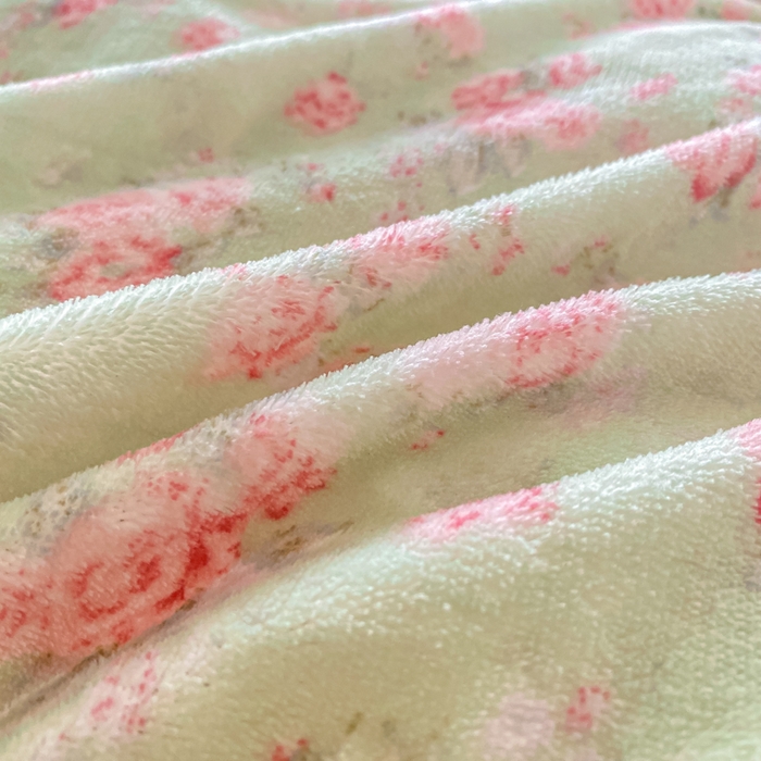 91家纺网 家纺一手货源 找家纺 梦可莱家居 2025新款牛奶绒毛巾绣加厚床盖四件套 小粉象