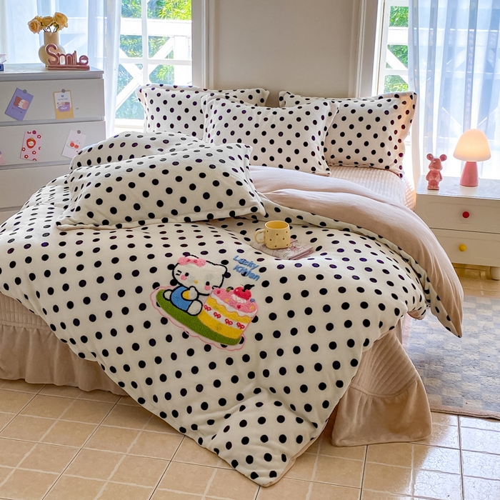 91家纺网 家纺一手货源 找家纺 梦可莱家居 2025新款牛奶绒毛巾绣加厚床盖四件套 蛋糕帽