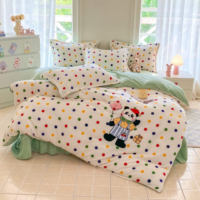 91家纺网 家纺一手货源 找家纺 （总）梦可莱家居 2025新款牛奶绒毛巾绣加厚床盖四件套