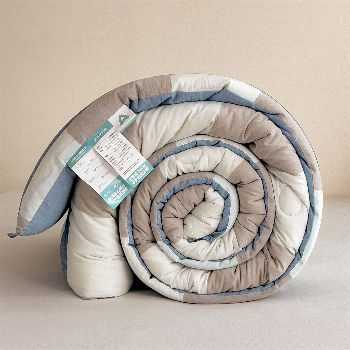 91家纺网 家纺一手货源 找家纺 梵克保罗 2025秋冬新款10A抗菌无印风冬被被子被芯 深蓝大格