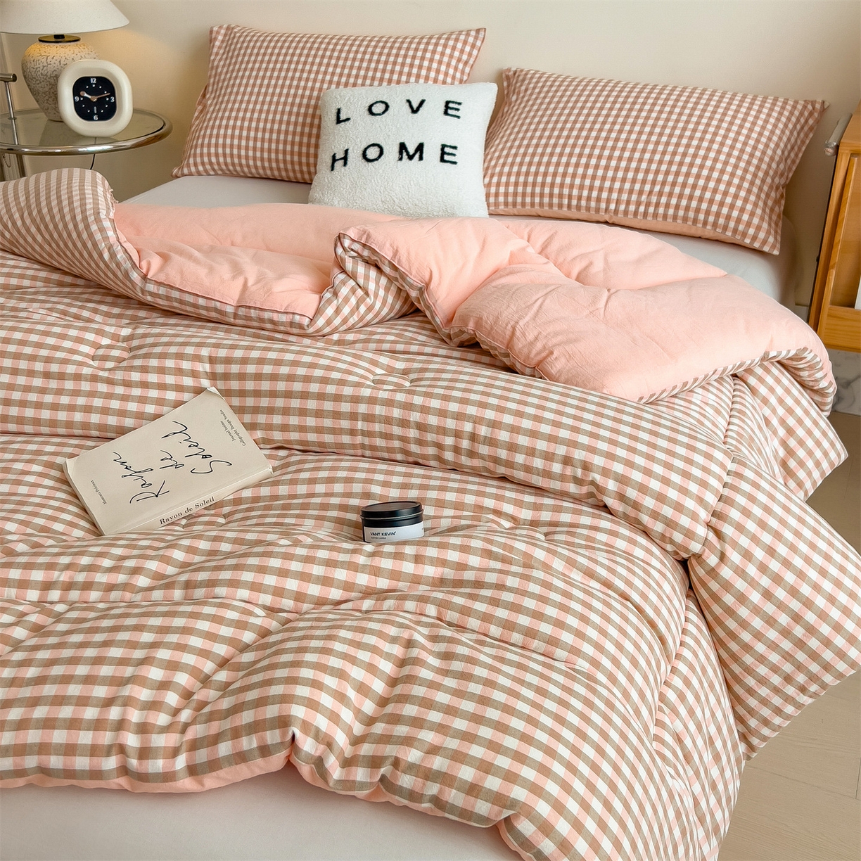 91家纺网 家纺一手货源 找家纺 梵克保罗 2025秋冬新款10A抗菌无印风冬被被子被芯 玉小格