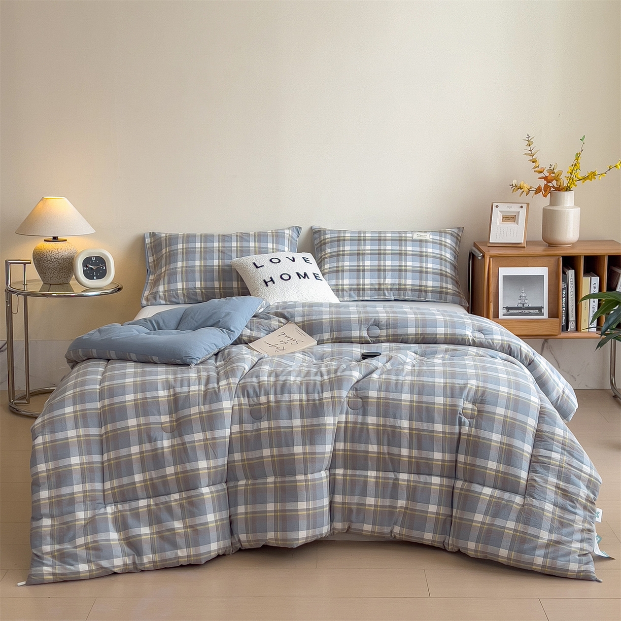 91家纺网 家纺一手货源 找家纺 梵克保罗 2025秋冬新款10A抗菌无印风冬被被子被芯 天蓝中格