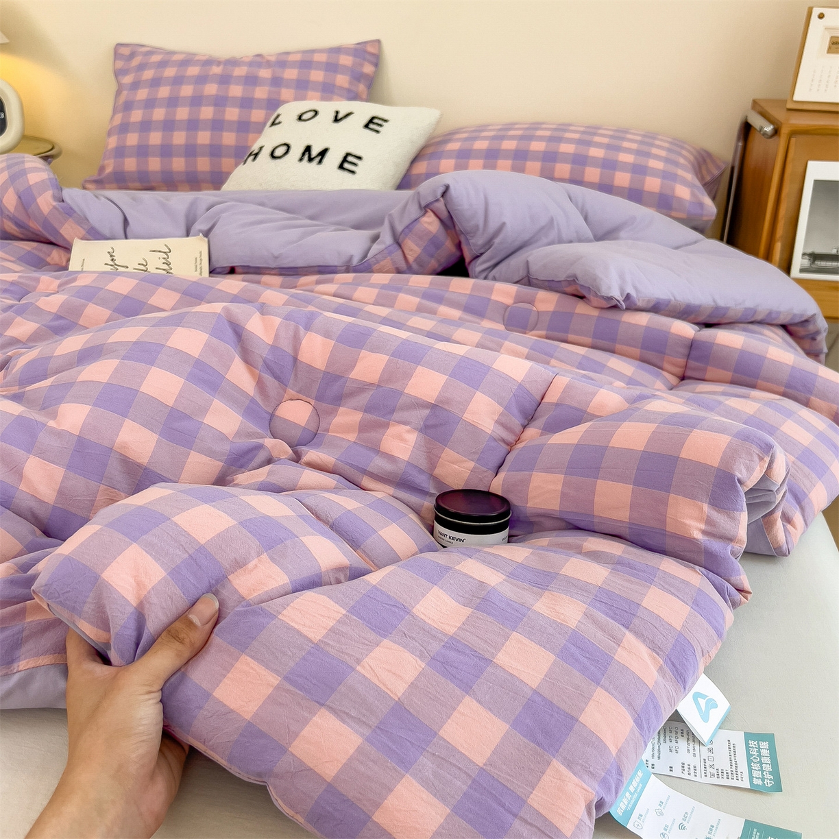 91家纺网 家纺一手货源 找家纺 梵克保罗 2025秋冬新款10A抗菌无印风冬被被子被芯 紫粉中格