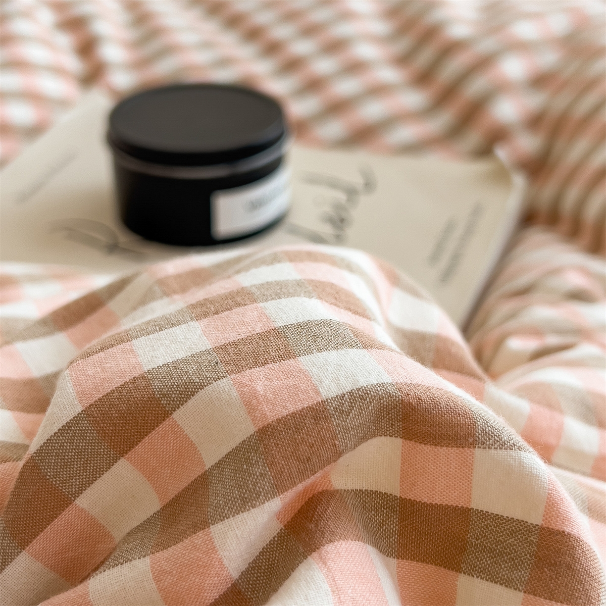 91家纺网 家纺一手货源 找家纺 梵克保罗 2025秋冬新款10A抗菌无印风冬被被子被芯 玉小格