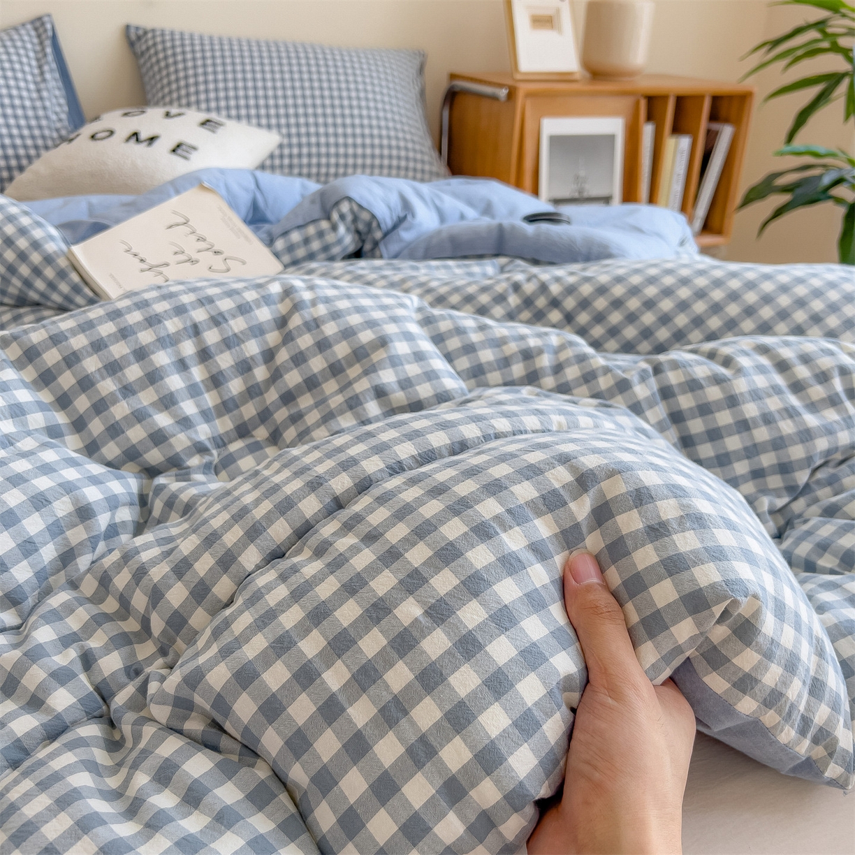 91家纺网 家纺一手货源 找家纺 梵克保罗 2025秋冬新款10A抗菌无印风冬被被子被芯 天蓝小格