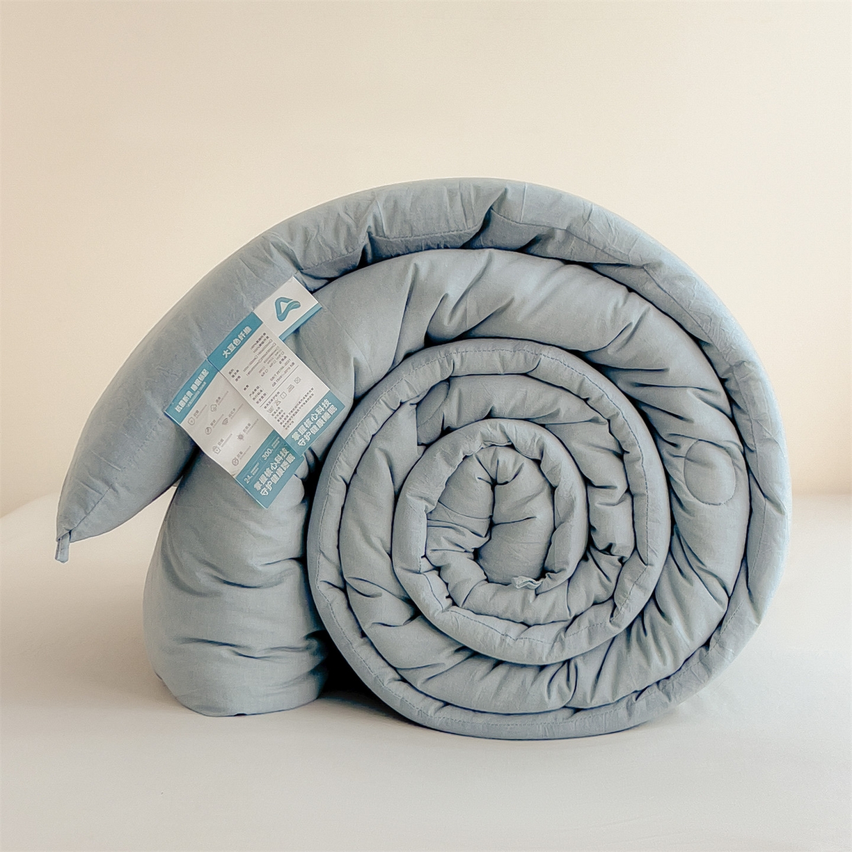 91家纺网 家纺一手货源 找家纺 梵克保罗 2025秋冬新款10A抗菌无印风冬被被子被芯 优雅蓝