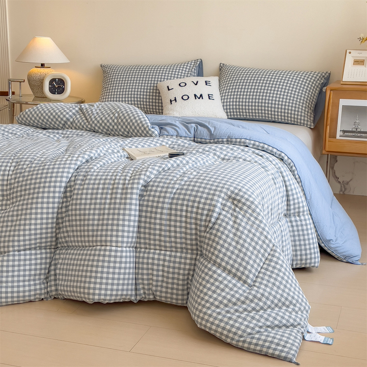 91家纺网 家纺一手货源 找家纺 梵克保罗 2025秋冬新款10A抗菌无印风冬被被子被芯 天蓝小格