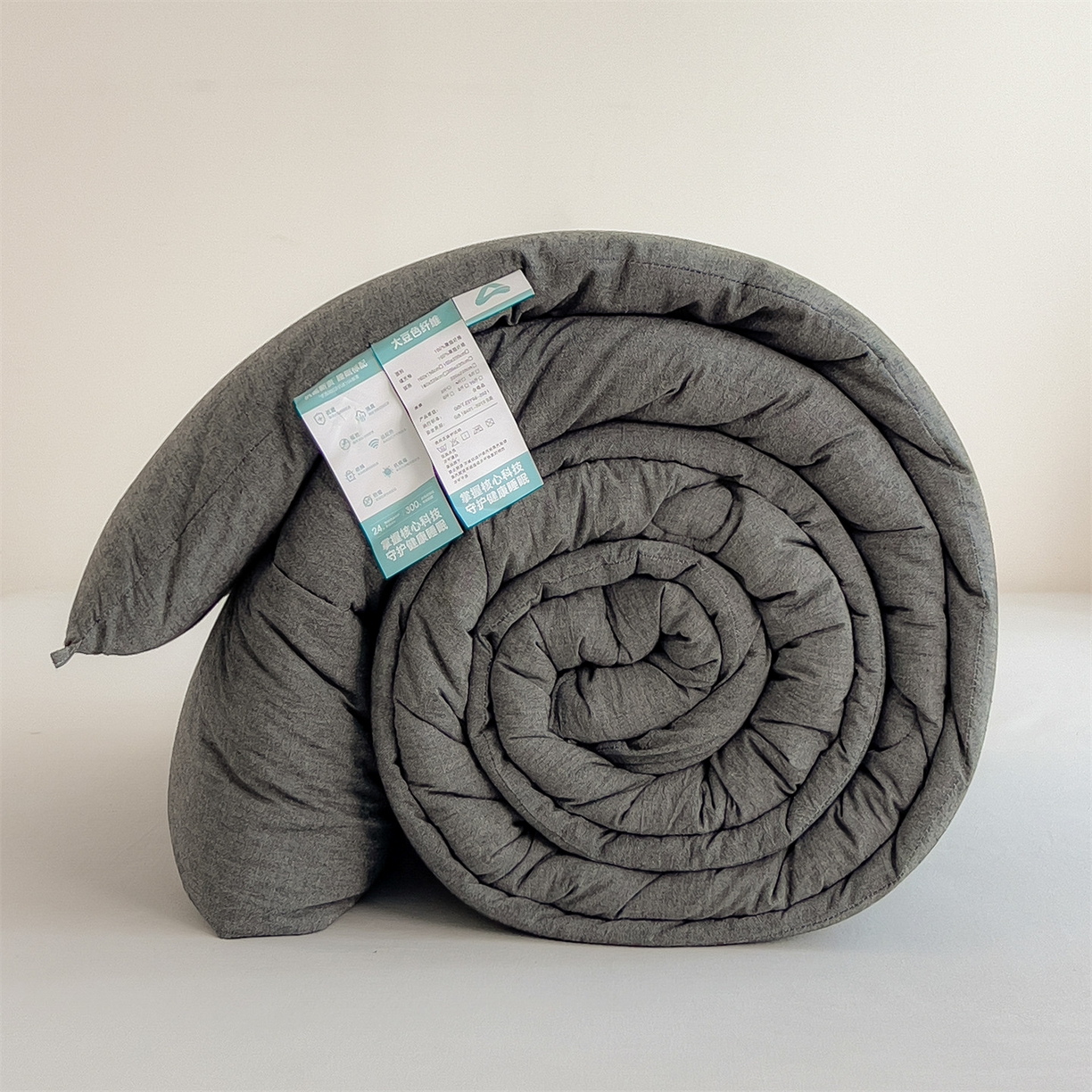 91家纺网 家纺一手货源 找家纺 梵克保罗 2025秋冬新款10A抗菌无印风冬被被子被芯 低调灰