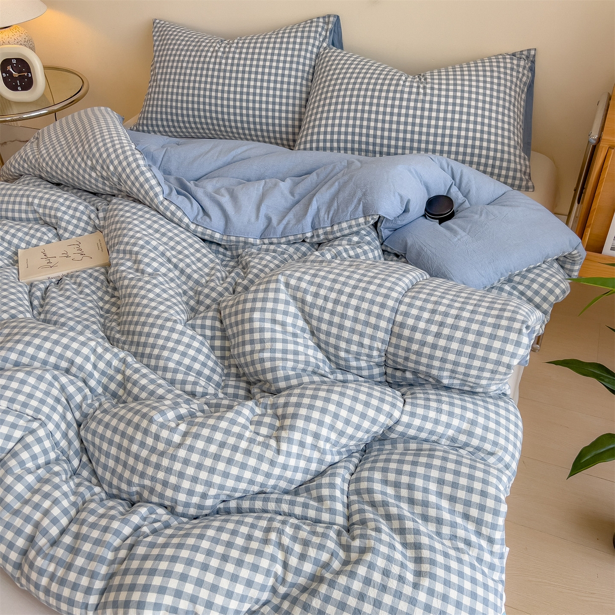 91家纺网 家纺一手货源 找家纺 梵克保罗 2025秋冬新款10A抗菌无印风冬被被子被芯 天蓝小格