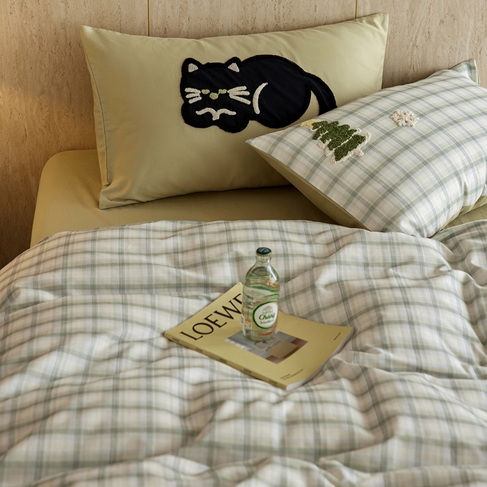 91家纺网 家纺一手货源 找家纺 风向标家纺 2025新款全棉50s磨毛数码印花毛巾绣四件套-风格一 绿色圣诞猫