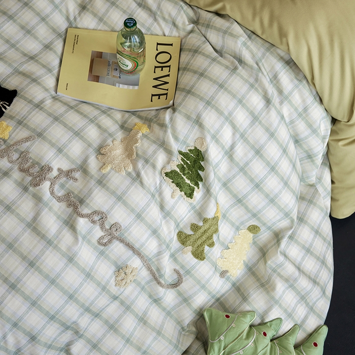 91家纺网 家纺一手货源 找家纺 风向标家纺 2025新款全棉50s磨毛数码印花毛巾绣四件套-风格一 绿色圣诞猫