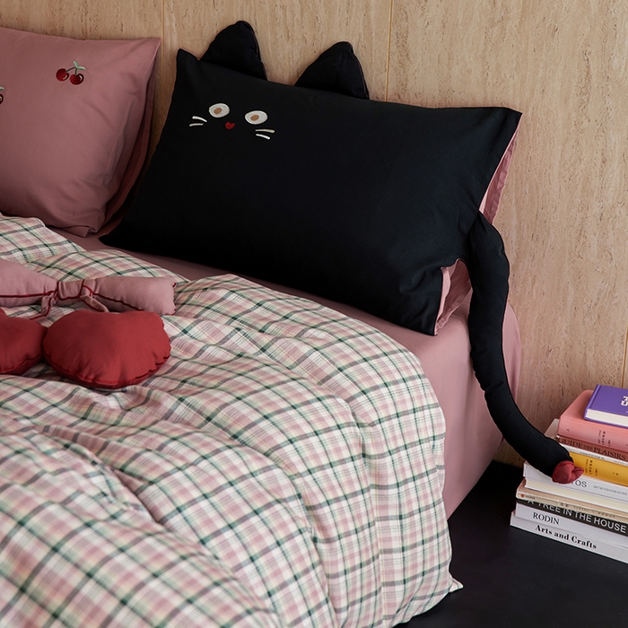 91家纺网 家纺一手货源 找家纺 风向标家纺 2025新款全棉50s磨毛数码印花毛巾绣四件套-风格一 三只鞋套猫