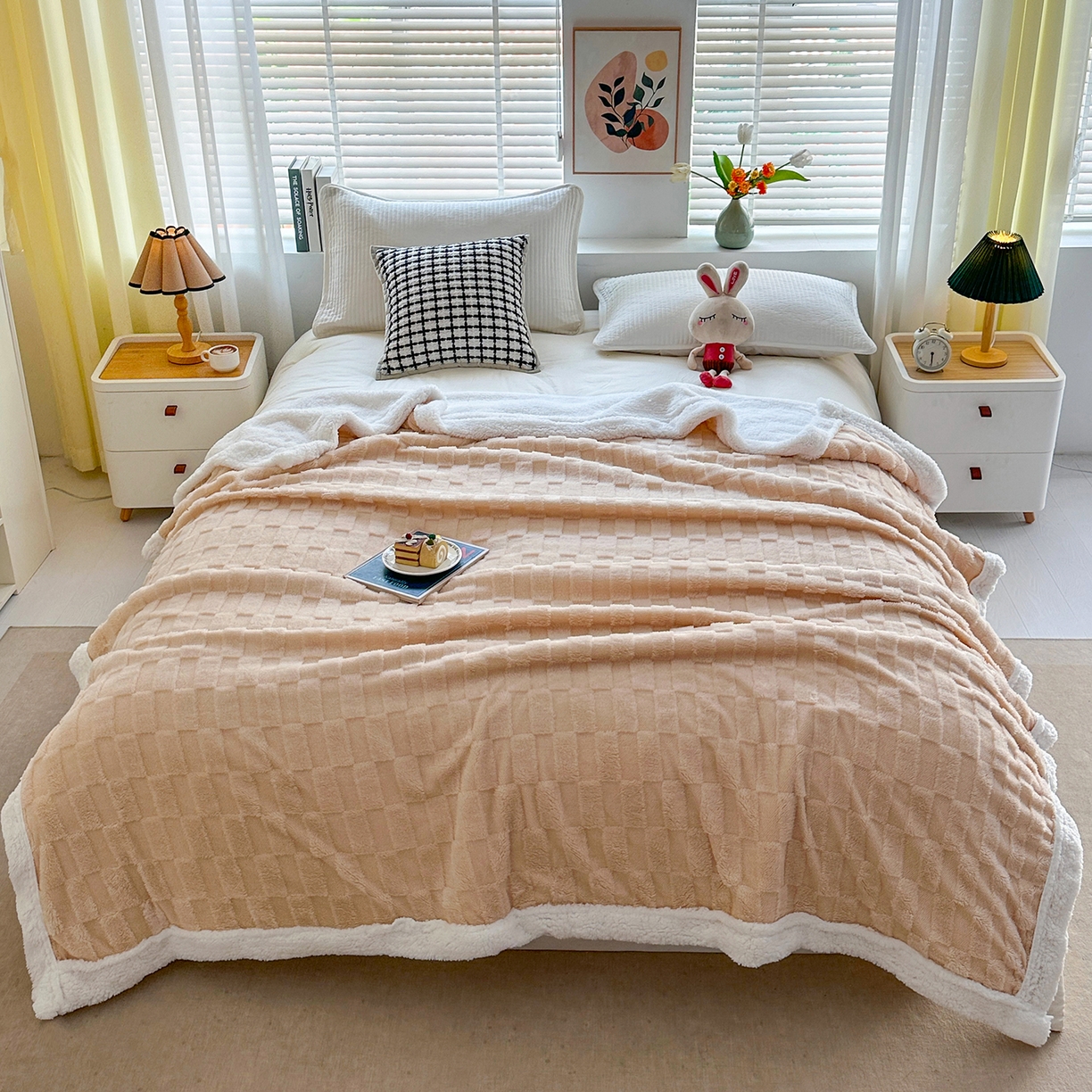 91家纺网 家纺一手货源 找家纺 悦织湾家纺 2025新款塔芙绒羊羔绒舒棉绒毛毯方格系列 方格奶咖