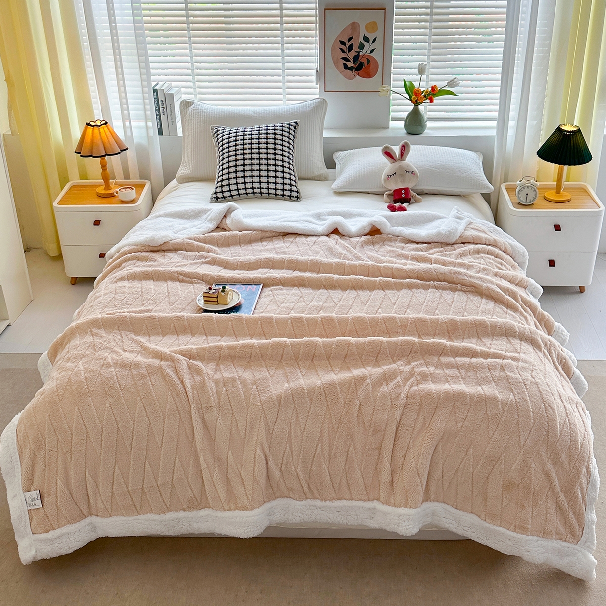 91家纺网 家纺一手货源 找家纺 （总）悦织湾家纺 2025新款塔芙绒羊羔绒舒棉绒毛毯交叉纹系列