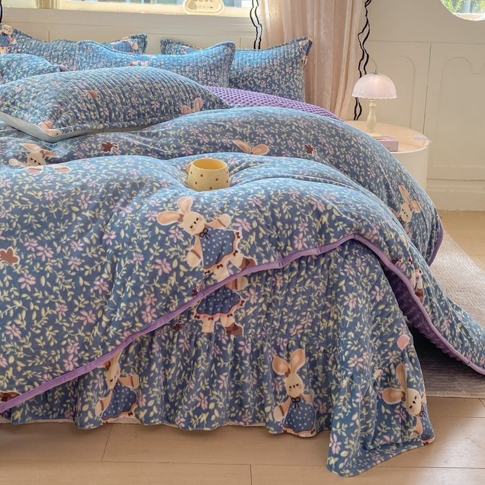 91家纺网 家纺一手货源 找家纺 （总）梦可莱家居 2025秋冬新品豆豆绒床盖大花边四件套