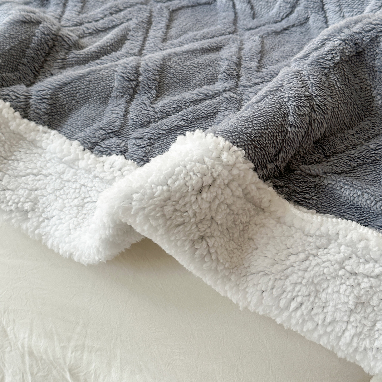 91家纺网 家纺一手货源 找家纺 （总）悦织湾家纺 2025新款塔芙绒羊羔绒舒棉绒毛毯菱形格系列