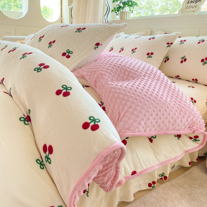 91家纺网 家纺一手货源 找家纺 （总）梦可莱家居 2025秋冬新品豆豆绒床盖大花边四件套