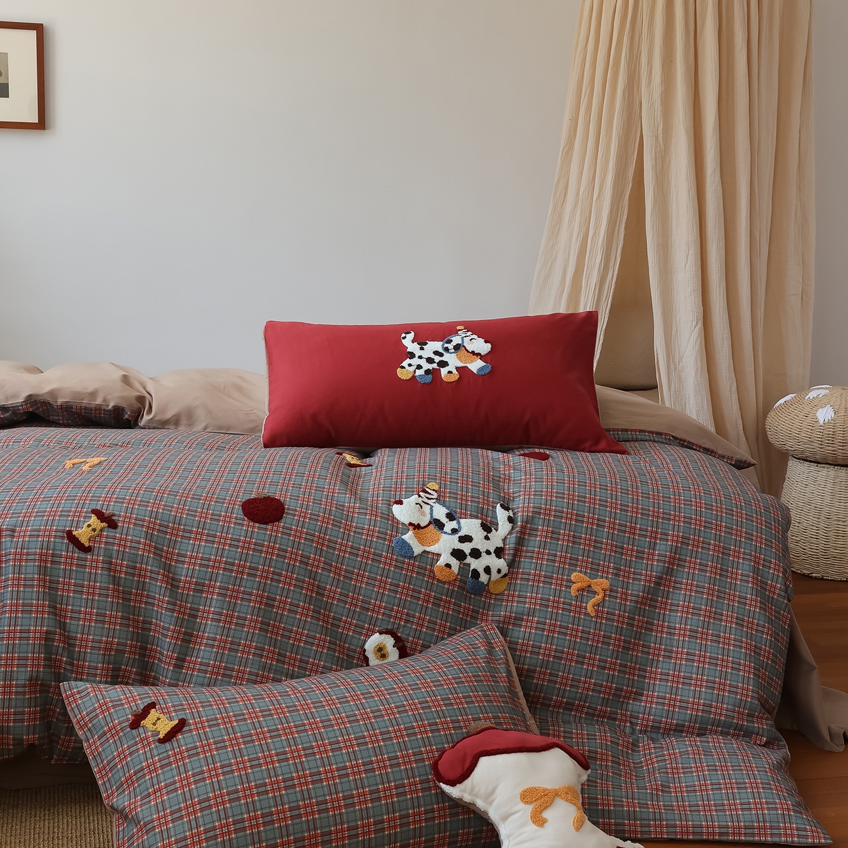 91家纺网 家纺一手货源 找家纺 风向标家纺 2025新款全棉50s磨毛数码印花毛巾绣四件套-风格二 多巴胺小花狗