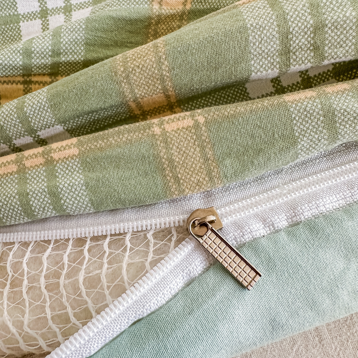 91家纺网 家纺一手货源 找家纺 好欣怡家纺 2026新款A类新疆棉花被可拆洗无印风格子水洗棉棉花被芯冬被学生四季被 抹茶