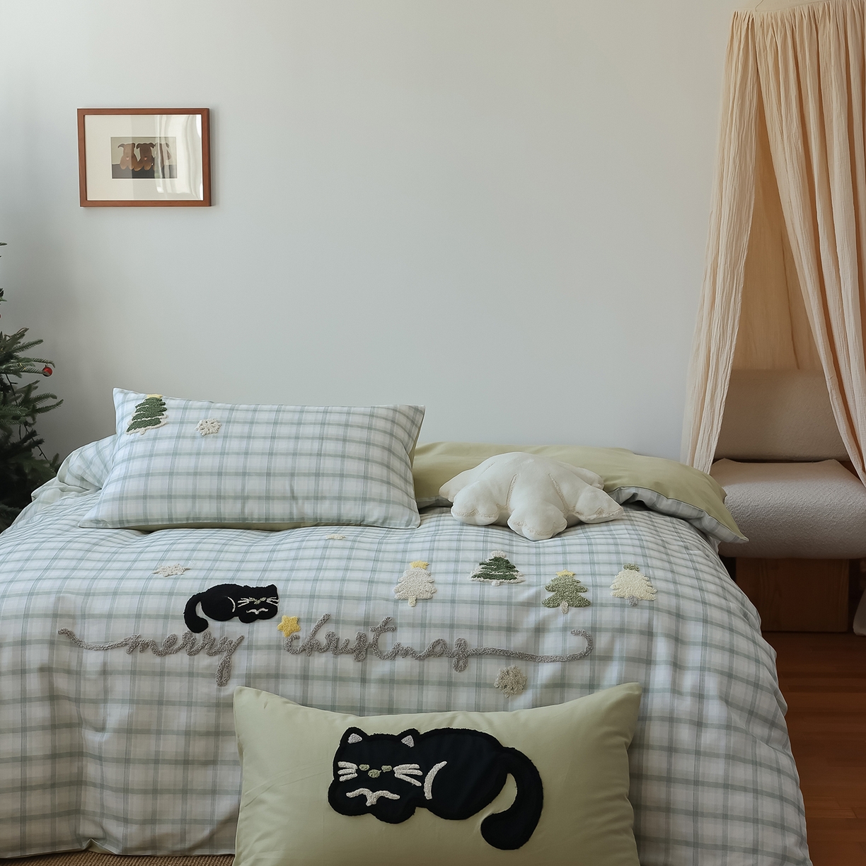 91家纺网 家纺一手货源 找家纺 风向标家纺 2025新款全棉50s磨毛数码印花毛巾绣四件套-风格二 绿色圣诞猫