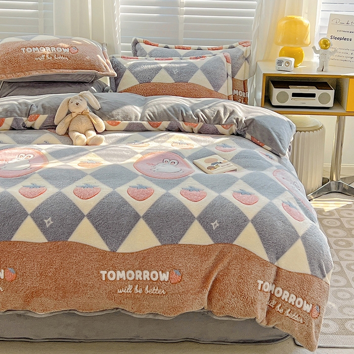 91家纺网 家纺一手货源 找家纺 梵克保罗 2025秋冬新品立体雪花绒单被套牛奶绒法莱绒雕花绒兔毛卡通四件套学生季四件套 幸运兔