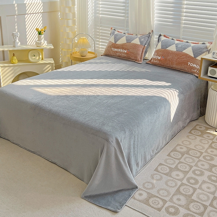 91家纺网 家纺一手货源 找家纺 梵克保罗 2025秋冬新品立体雪花绒单被套牛奶绒法莱绒雕花绒兔毛卡通四件套学生季四件套 幸运兔