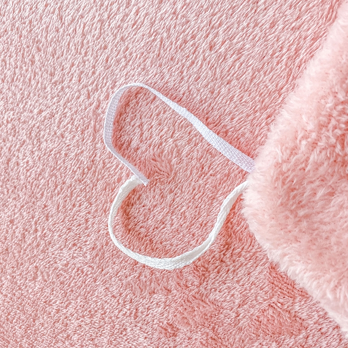 91家纺网 家纺一手货源 找家纺 梵克保罗 2025秋冬新品立体雪花绒单被套牛奶绒法莱绒雕花绒兔毛卡通四件套学生季四件套 粉色小熊