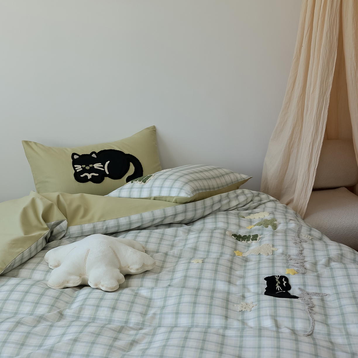 91家纺网 家纺一手货源 找家纺 风向标家纺 2025新款全棉50s磨毛数码印花毛巾绣四件套-风格二 绿色圣诞猫