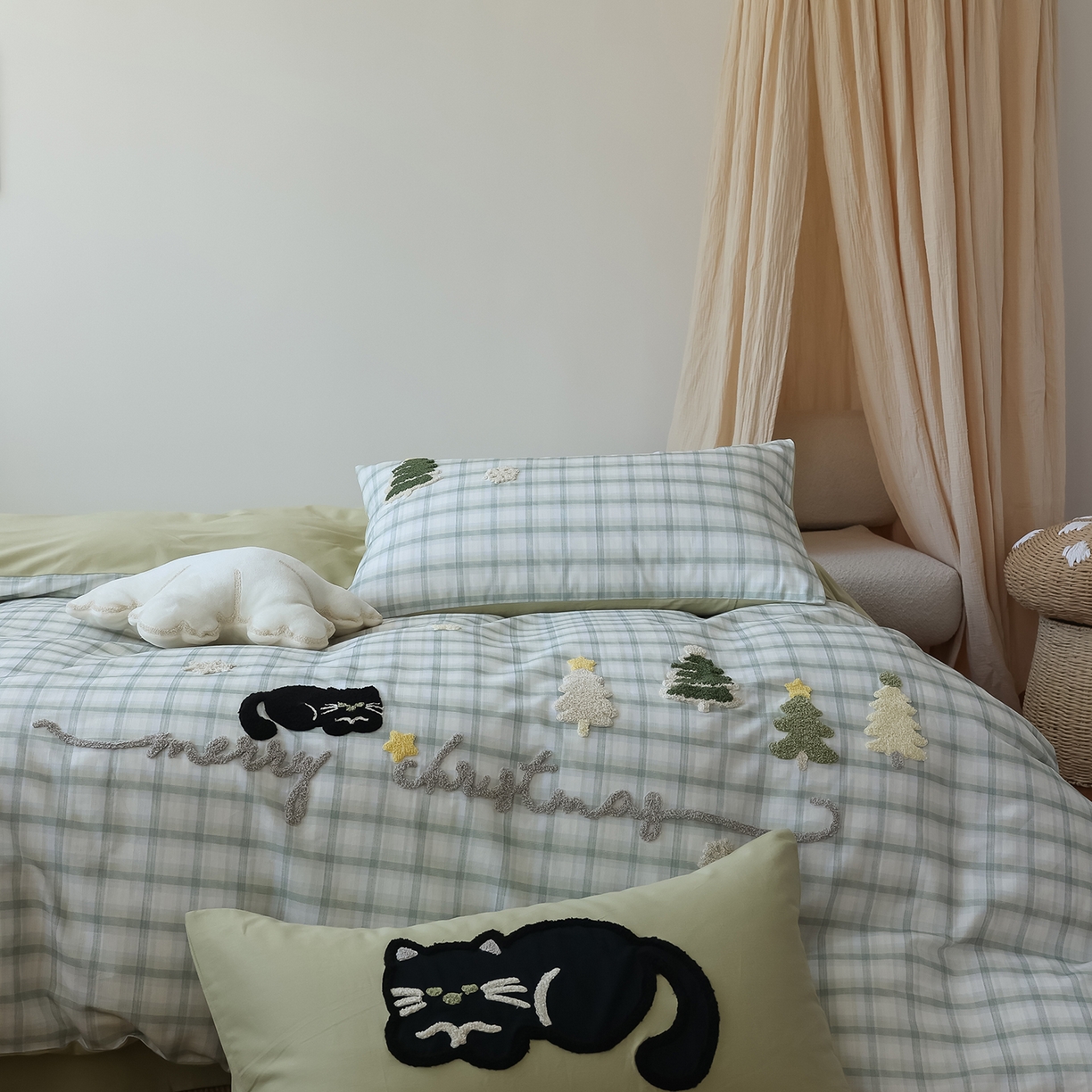 91家纺网 家纺一手货源 找家纺 风向标家纺 2025新款全棉50s磨毛数码印花毛巾绣四件套-风格二 绿色圣诞猫