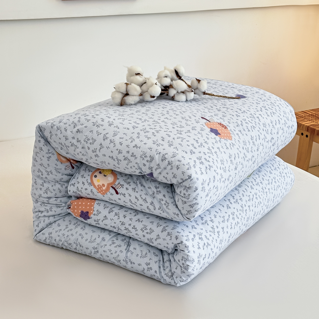 91家纺网 家纺一手货源 找家纺 好欣怡家纺 2026新款A类新疆棉花被可拆洗无印风格子水洗棉棉花被芯冬被学生四季被 奇趣苹果