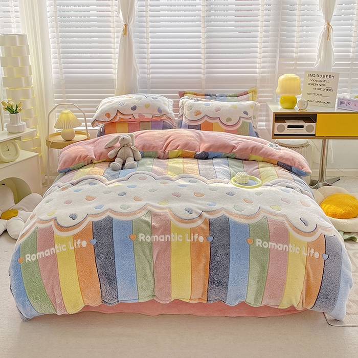 91家纺网 家纺一手货源 找家纺 梵克保罗 2025秋冬新品立体雪花绒单被套牛奶绒法莱绒雕花绒兔毛卡通四件套学生季三件套 爱心彩虹