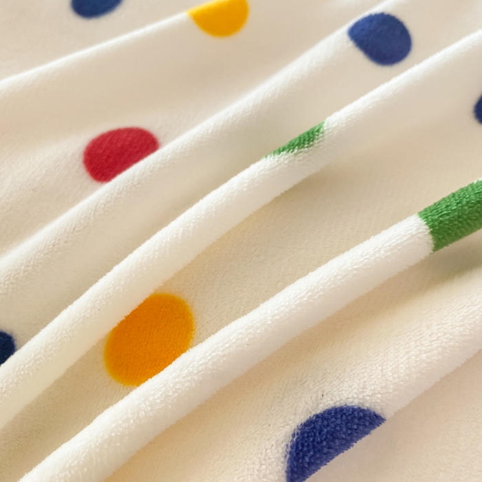 91家纺网 家纺一手货源 找家纺 梦可莱家居 2025秋冬新品豆豆绒床盖大花边四件套彩色波点