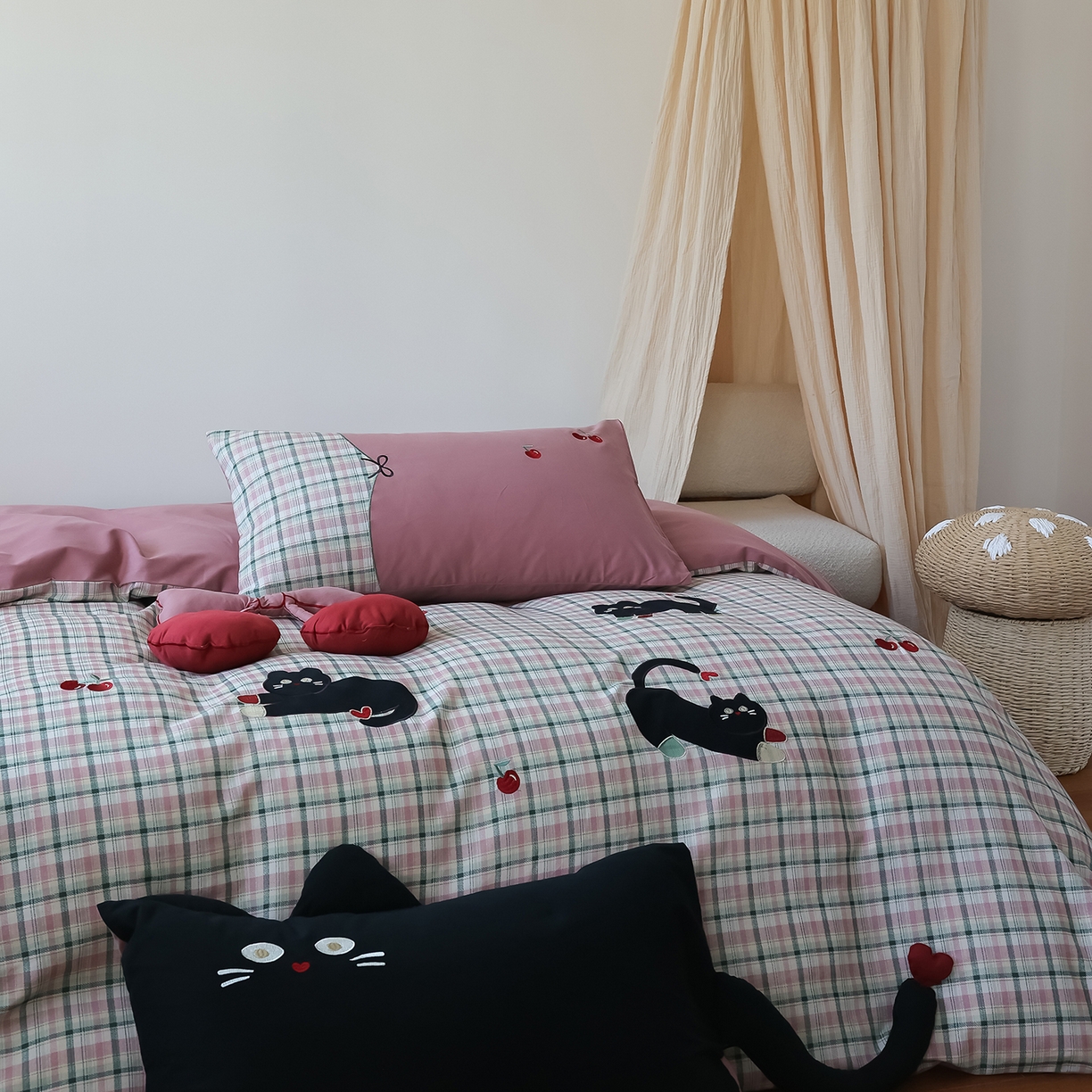 91家纺网 家纺一手货源 找家纺 风向标家纺 2025新款全棉50s磨毛数码印花毛巾绣四件套-风格二 三只鞋套猫