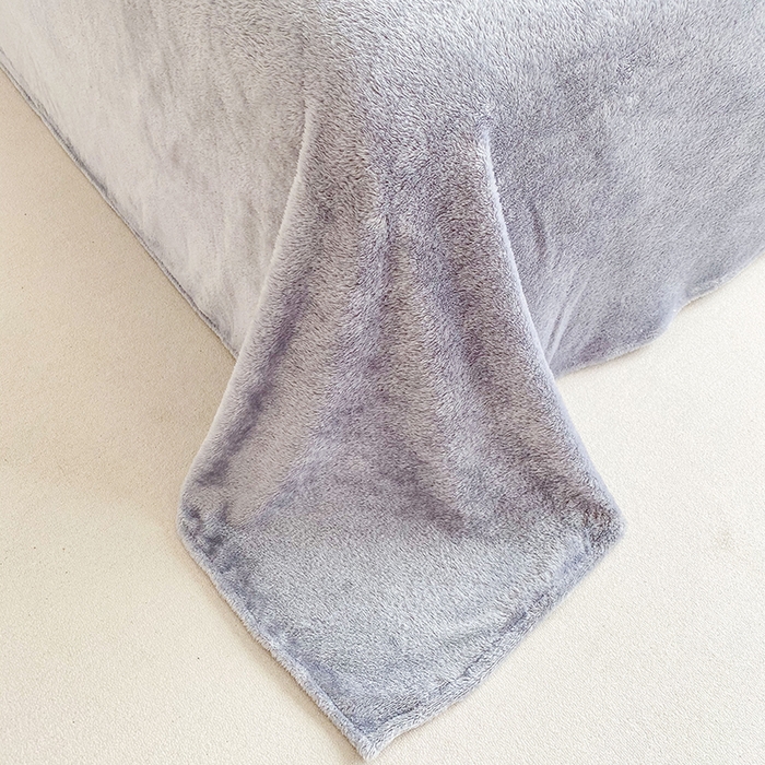 91家纺网 家纺一手货源 找家纺 梵克保罗 2025秋冬新品立体雪花绒单被套牛奶绒法莱绒雕花绒兔毛卡通四件套学生季三件套 迪澳