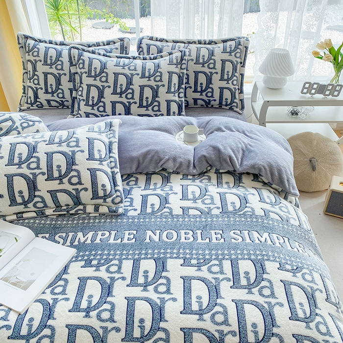 91家纺网 家纺一手货源 找家纺 梵克保罗 2025秋冬新品立体雪花绒单被套牛奶绒法莱绒雕花绒兔毛卡通四件套学生季三件套 迪澳