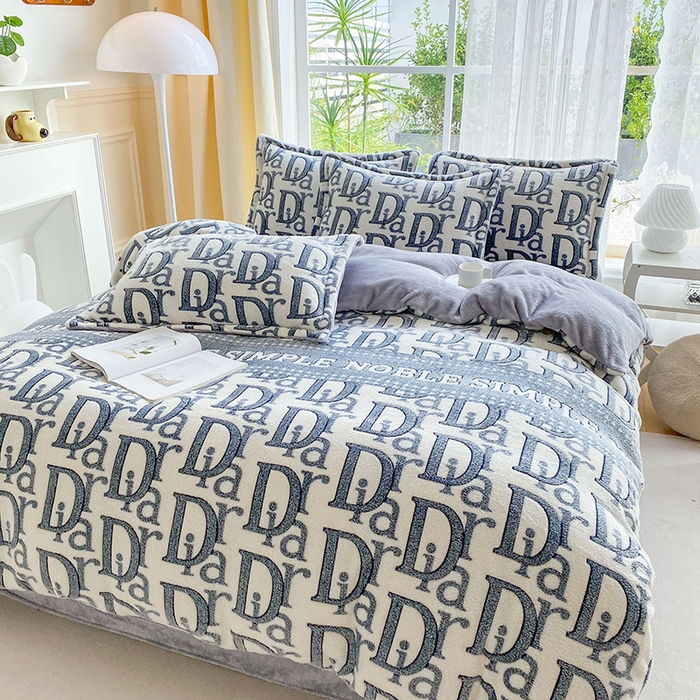 91家纺网 家纺一手货源 找家纺 梵克保罗 2025秋冬新品立体雪花绒单被套牛奶绒法莱绒雕花绒兔毛卡通四件套学生季三件套 迪澳