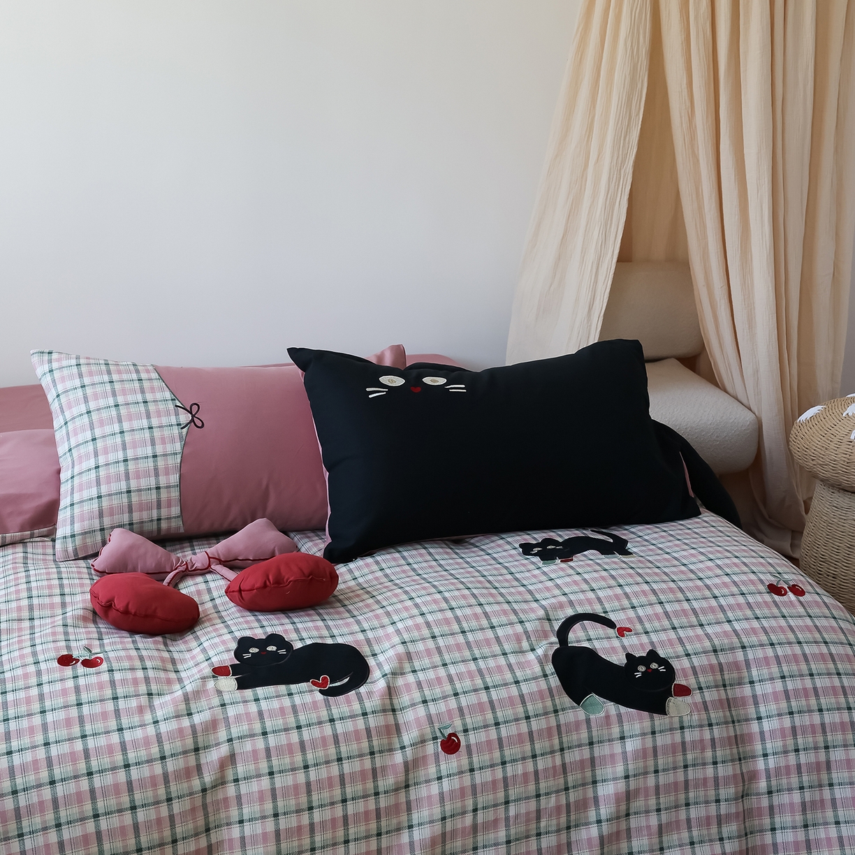 91家纺网 家纺一手货源 找家纺 风向标家纺 2025新款全棉50s磨毛数码印花毛巾绣四件套-风格二 三只鞋套猫