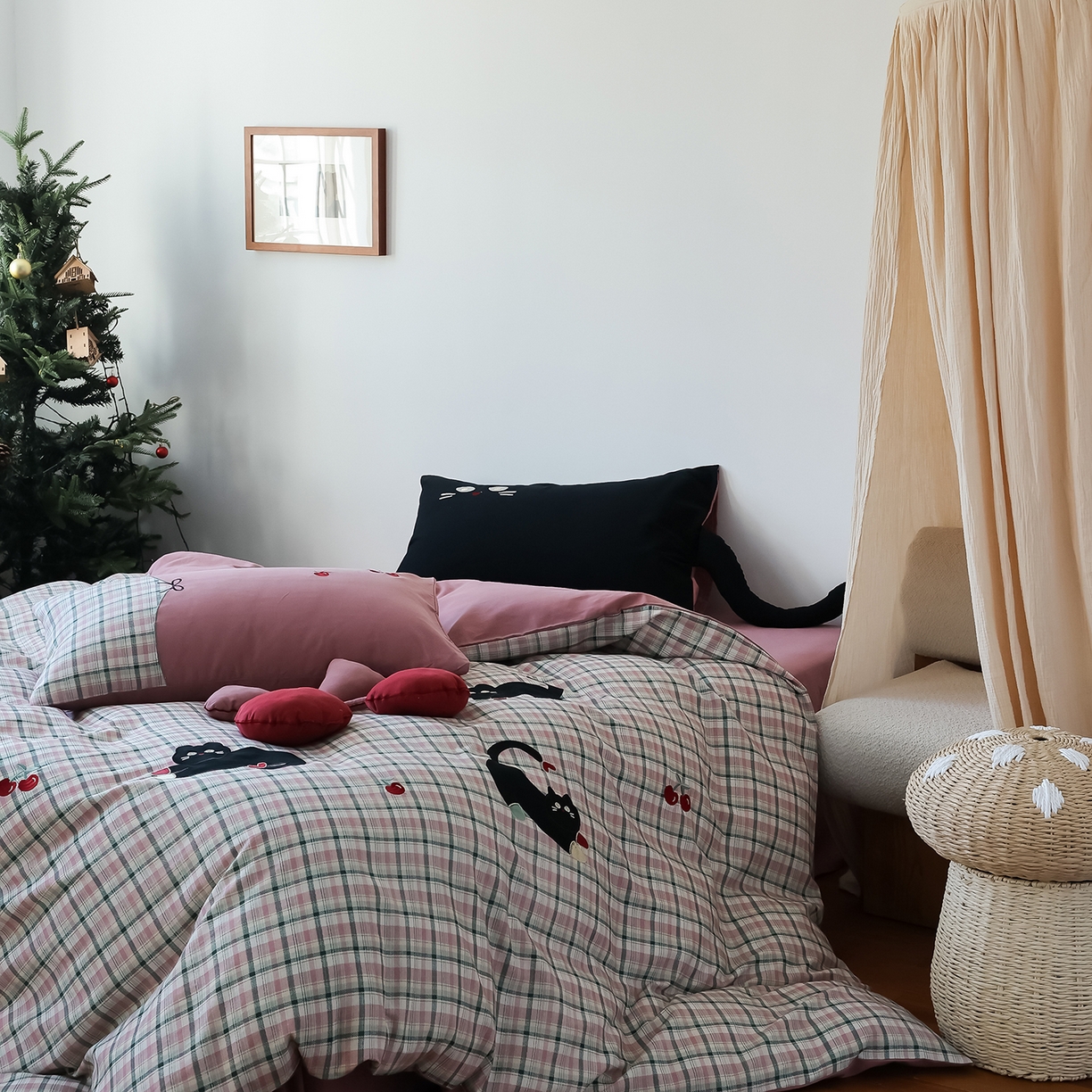 91家纺网 家纺一手货源 找家纺 风向标家纺 2025新款全棉50s磨毛数码印花毛巾绣四件套-风格二 三只鞋套猫