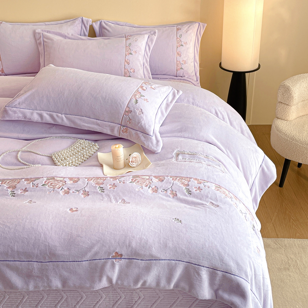 91家纺网 家纺一手货源 找家纺 新方向 2025年 全消光A类刺绣牛奶绒四件套-花意浓 花意浓-魅紫