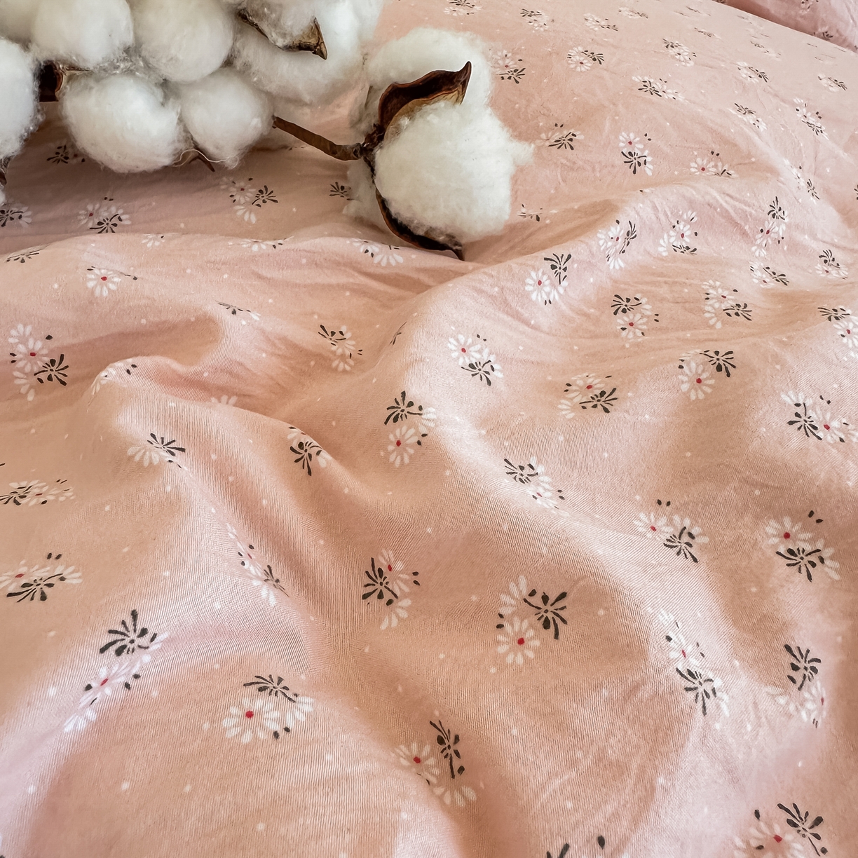 91家纺网 家纺一手货源 找家纺 好欣怡家纺 2026新款A类新疆棉花被可拆洗无印风格子水洗棉棉花被芯冬被学生四季被 小雏菊-粉