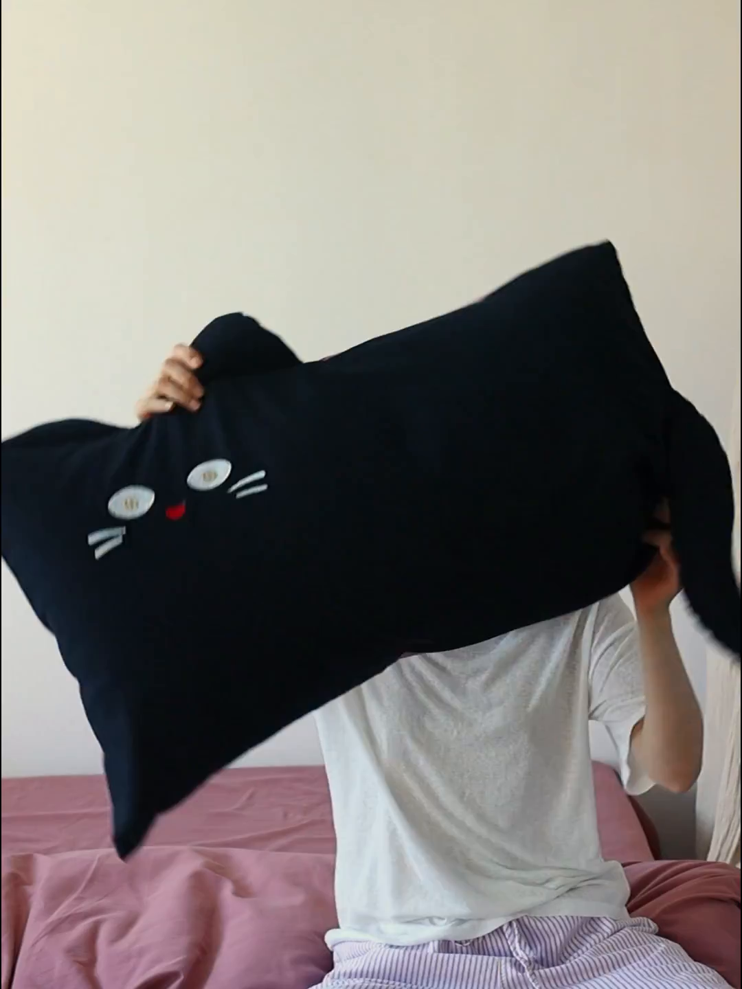 91家纺网 家纺一手货源 找家纺 风向标家纺 2025新款全棉50s磨毛数码印花毛巾绣四件套-风格二 三只鞋套猫