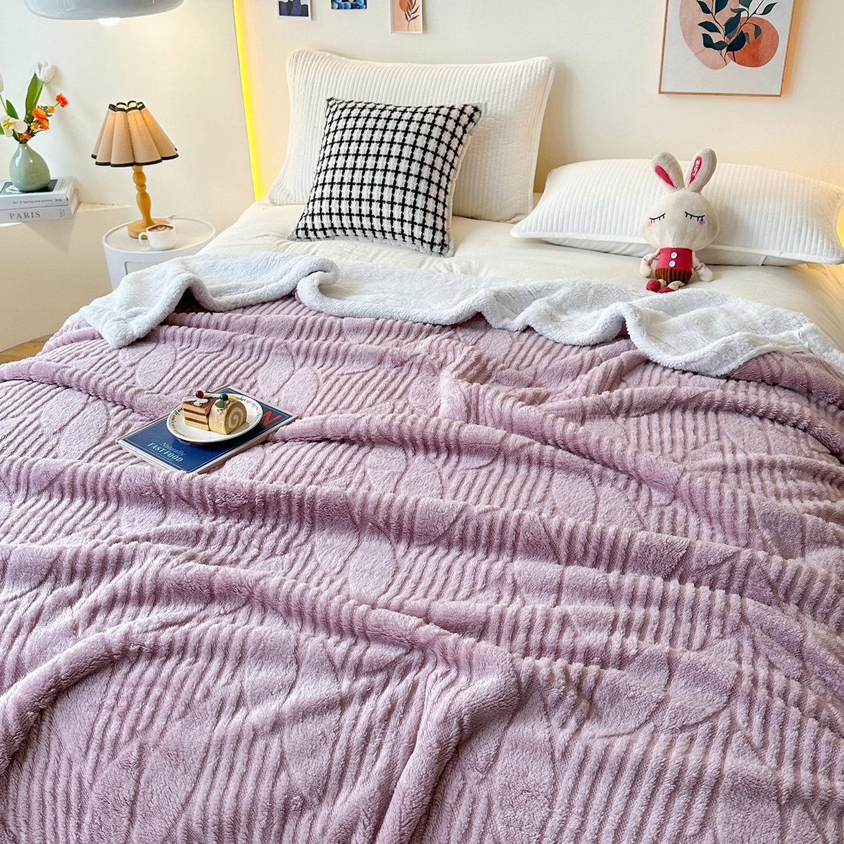 91家纺网 家纺一手货源 找家纺 悦织湾家纺 2025新款塔芙绒羊羔绒舒棉绒毛毯叶子系列 叶子紫色