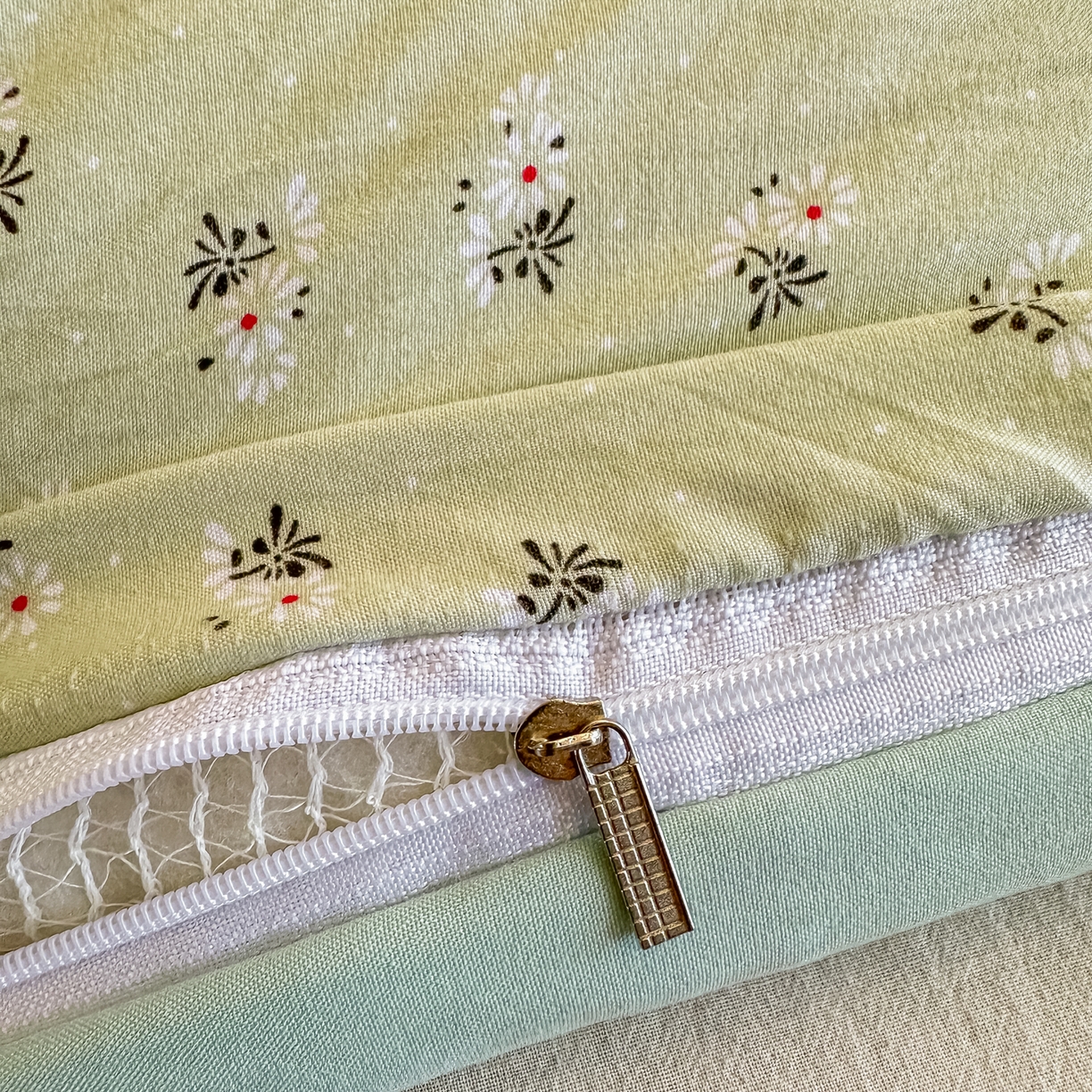 91家纺网 家纺一手货源 找家纺 好欣怡家纺 2026新款A类新疆棉花被可拆洗无印风格子水洗棉棉花被芯冬被学生四季被 小雏菊-绿