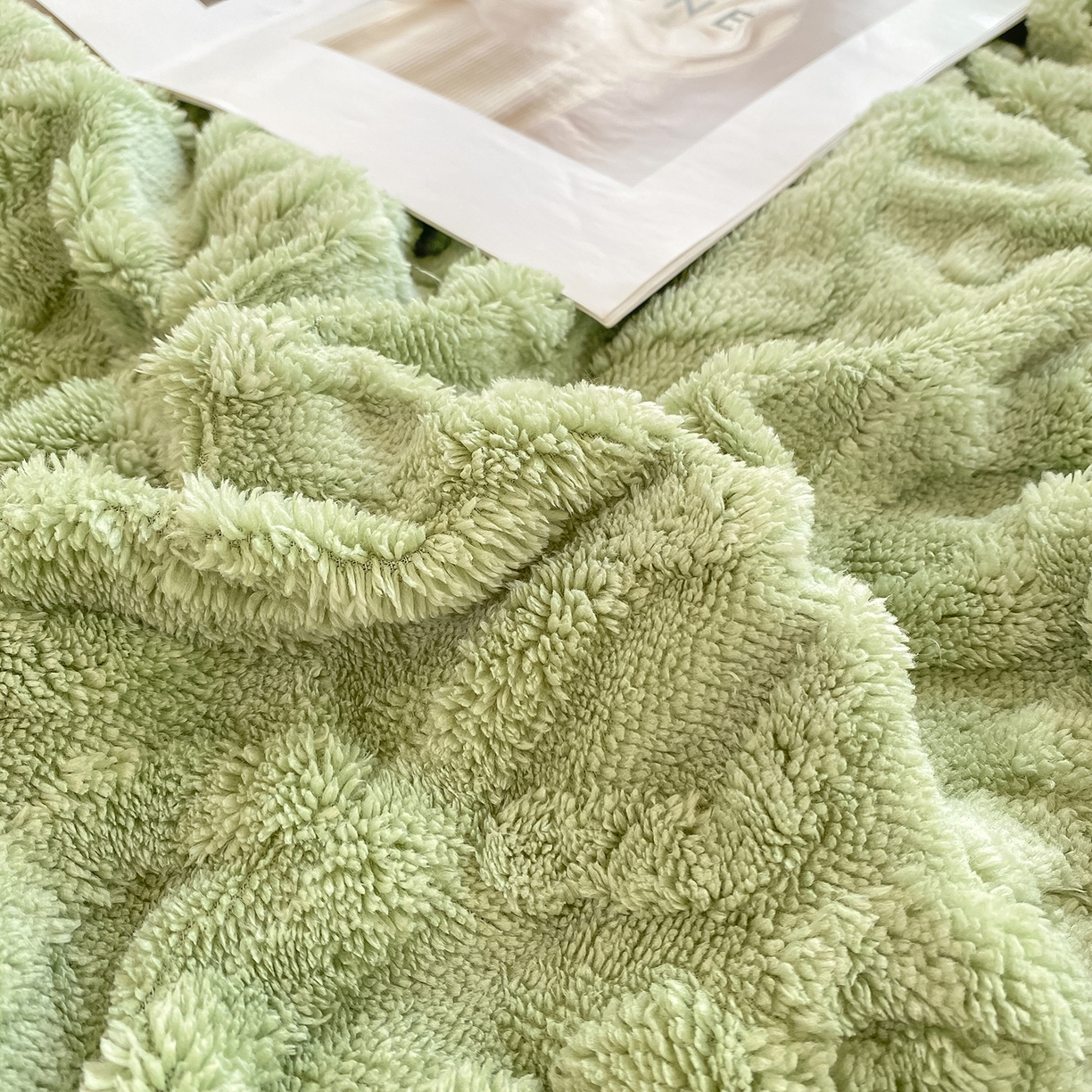 91家纺网 家纺一手货源 找家纺 悦织湾家纺 2025新款塔芙绒羊羔绒舒棉绒毛毯麻花格系列 麻花格-草绿